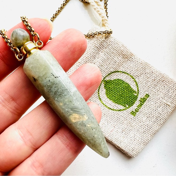 NIB Labradorite Perfume Amulet Pendant Necklace - Picture 7 of 15